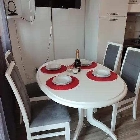 Anna * Podstrana